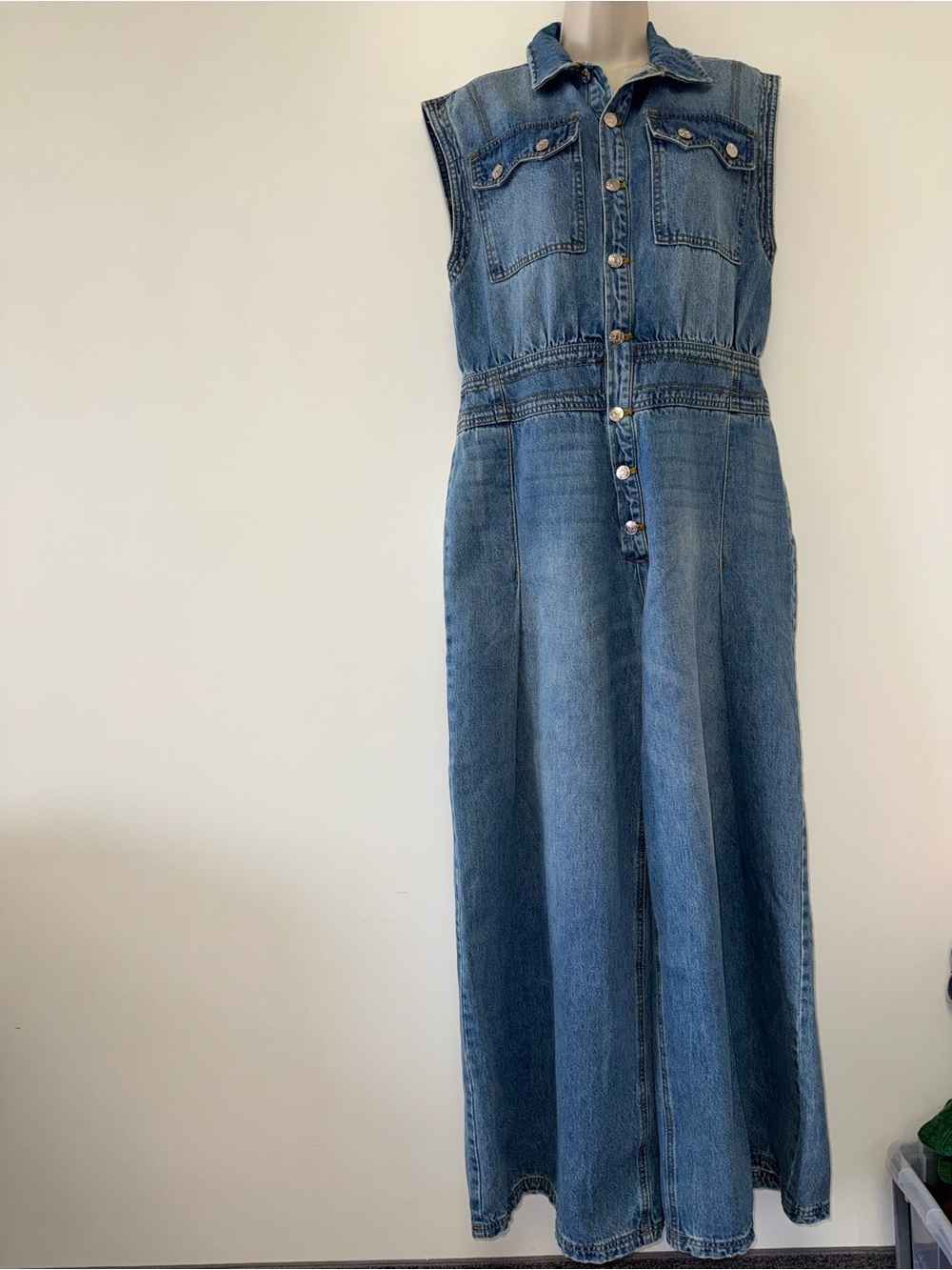 Bluivy (Large) Blue Jean Sleeveless Buttoned Wide Leg Denim Jumpsuit